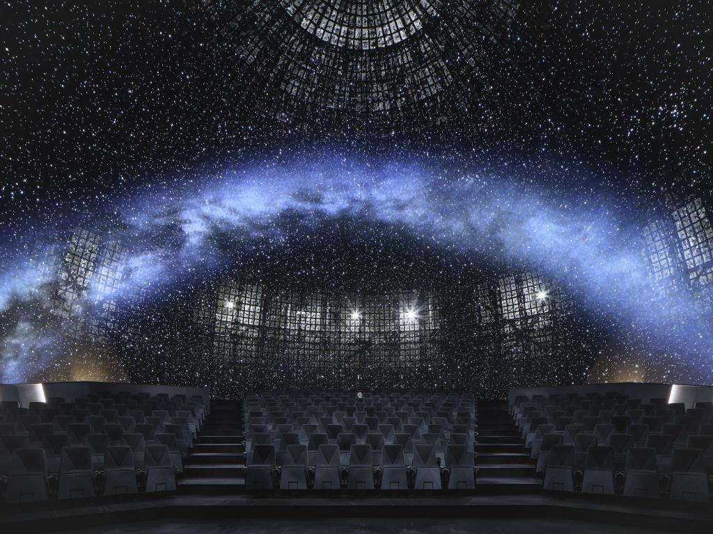 Das Planetarium in Prag nutzt selbstleuchtende Lichtquellen anstatt Projektoren. - Foto: Fotostudio Boysplaynice/Planetarium Prag/dpa