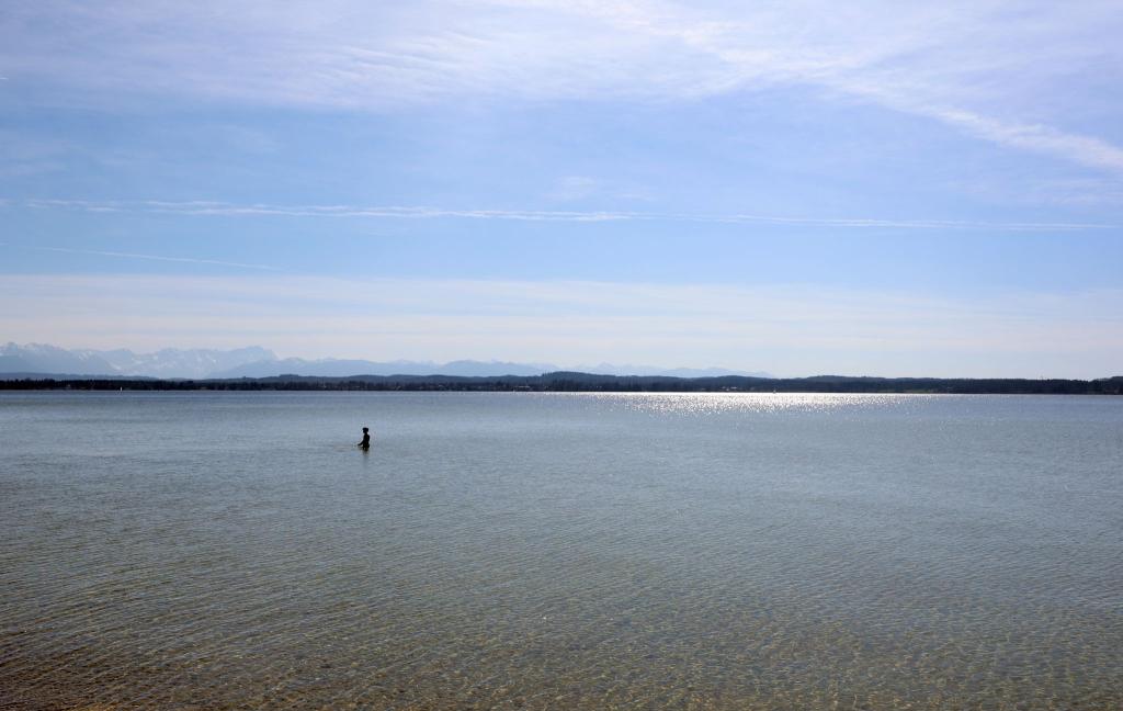 Blick auf den Starnberger See. (Archivbild) - Foto: Karl-Josef Hildenbrand/dpa
