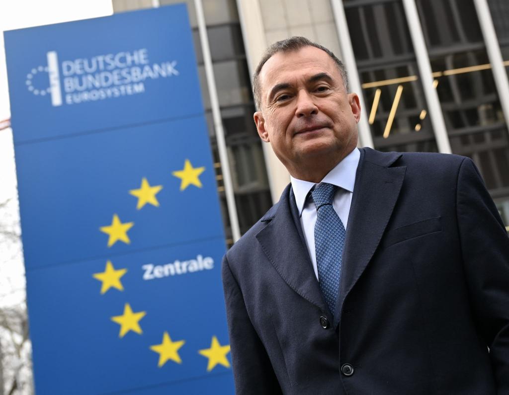 Traut der deutschen Wirtschaft 2025 etwas Wachstum zu: Bundesbank-Präsident Joachim Nagel (Archivbild) - Foto: Arne Dedert/dpa