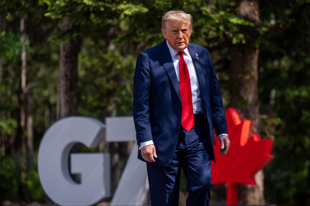 Trump provoziert schon vor Beginn des Gipfels. - Foto: Michael Kappeler/dpa-Pool/dpa