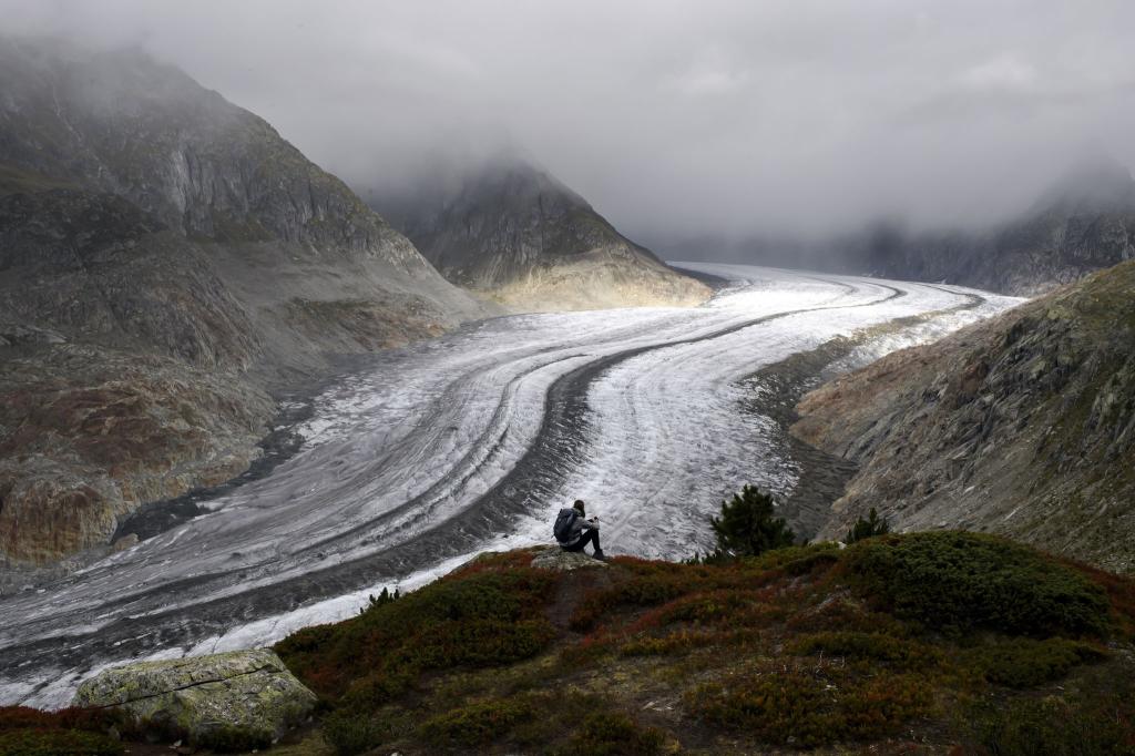 Der Klimawandel sorgt für einen Temperaturanstieg im Permafrost (Archivbild) - Foto: Anthony Anex/KEYSTONE/dpa