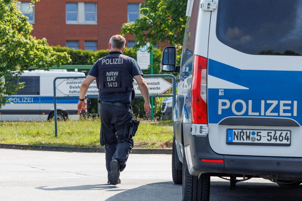 Aus der Justizvollzugsanstalt in Bielefeld-Senne ist ein Straftäter verschwunden. - Foto: Friso Gentsch/dpa