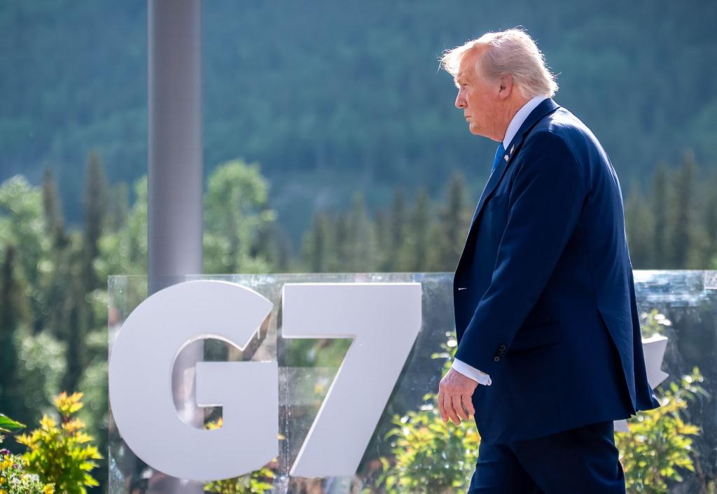 Trump hat mit seiner Abreise den G7-Gipfel völlig durcheinandergewirbelt. - Foto: Michael Kappeler/dpa-Pool/dpa