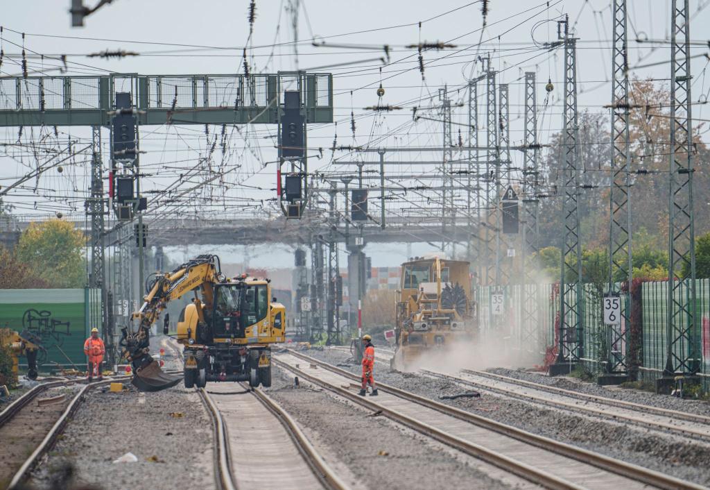 Die Riedbahn ist die erste sanierte Strecke im Rahmen der sogenannten Generalsanierung. (Archivbild) - Foto: Andreas Arnold/dpa