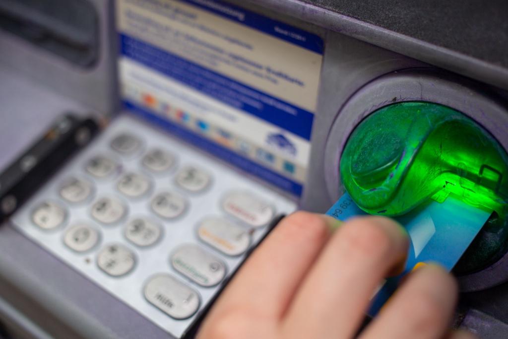 Mehr Transparenz bei Gebühren und mehr Schutz vor Betrug: EU-Staaten treiben neue Regeln voran (Symbolbild) - Foto: Fernando Gutierrez-Juarez/dpa-Zentralbild/dpa