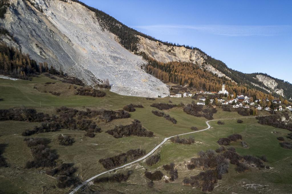 Brienz: Die Gefahr eines neuen großen Schuttstroms ist gestiegen. (Archivbild) - Foto: Til Buergy/KEYSTONE/dpa