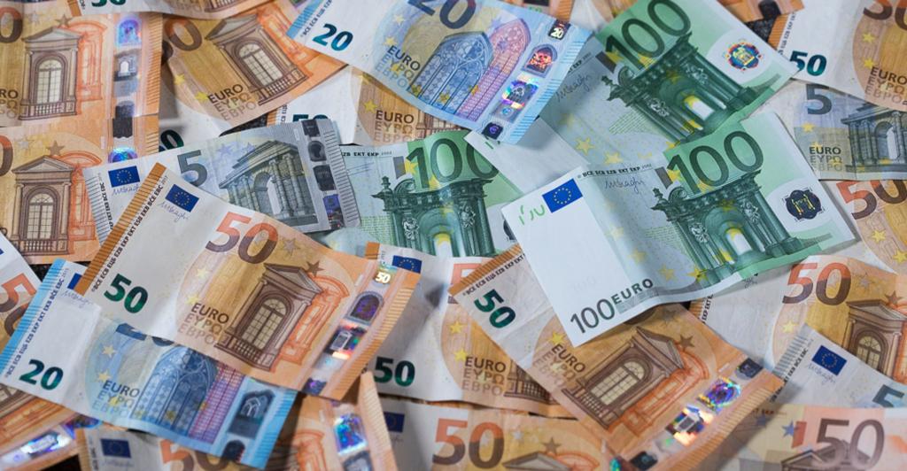 Die privaten Haushalte haben so viel Geldvermögen wie nie (Symbolbild) - Foto: Jens Büttner/dpa-Zentralbild/dpa