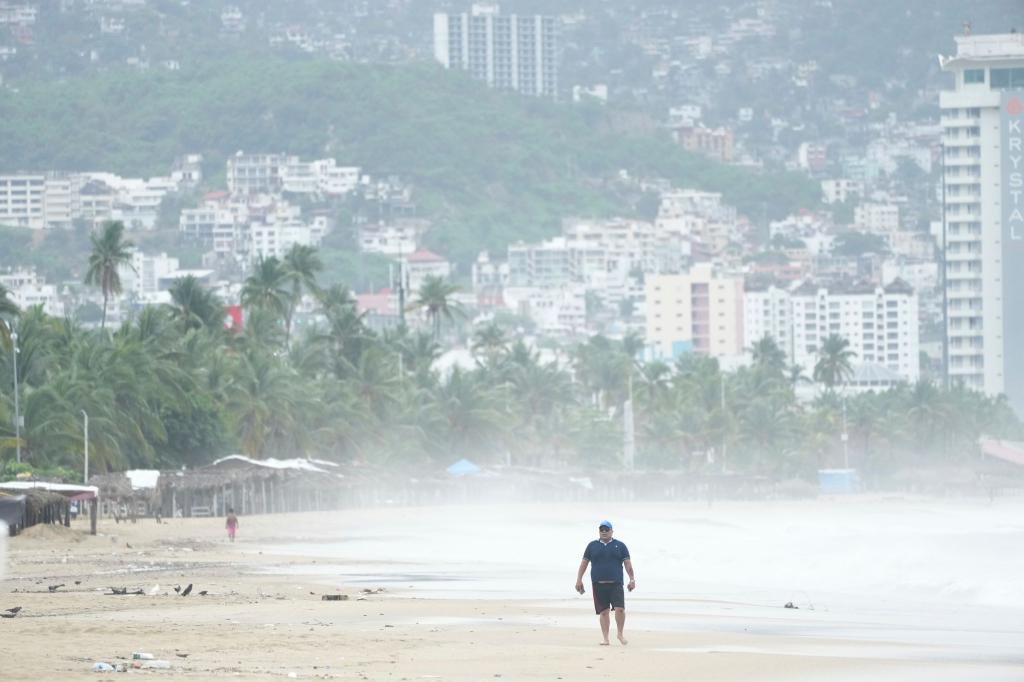 Der Hurrikan «Erick» brachte gefährlich starke Winde und Regen in den Süden Mexikos mit sich. - Foto: Fernando Llano/AP/dpa