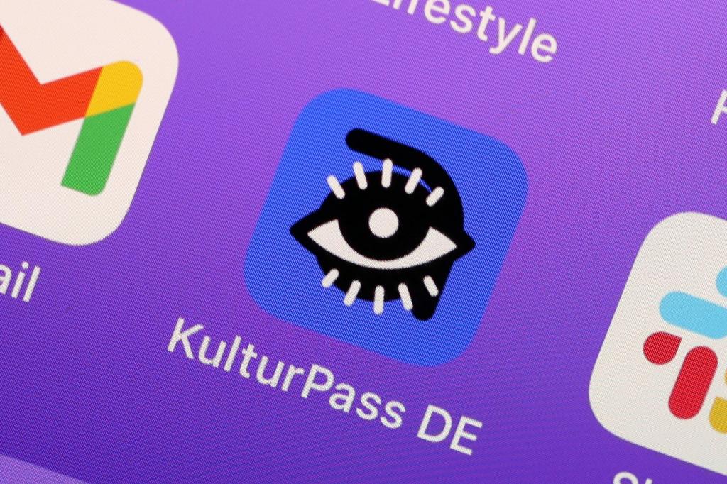 Dem Kulturpass für junge Leute fehlt im Moment die Finanzierung. (Archivbild) - Foto: Jörg Carstensen/dpa