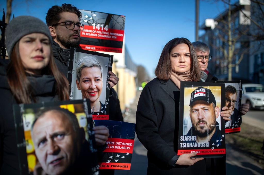 Jahrelang hat die belarussische Oppositionsführerin Swetlana Tichanowskaja für die Freilassung ihres Ehemanns Sergej Tichanowski gekämpft. (Archivbild) - Foto: Mindaugas Kulbis/AP/dpa