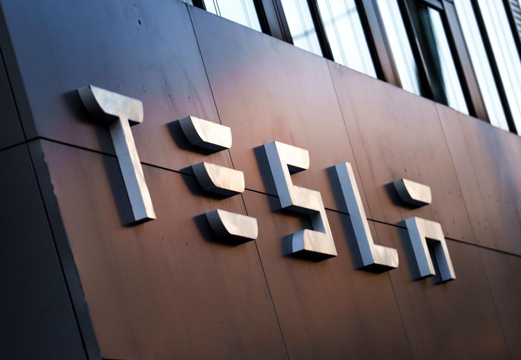 Tesla startet seinen lange angekündigten Robotaxi-Dienst. - Foto: Andreas Arnold/dpa
