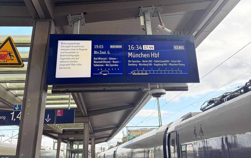 Die Bahn sperrte die wichtige Zugstrecke zwischen Berlin und Hamburg. - Foto: Silke Brüggemeier/dpa