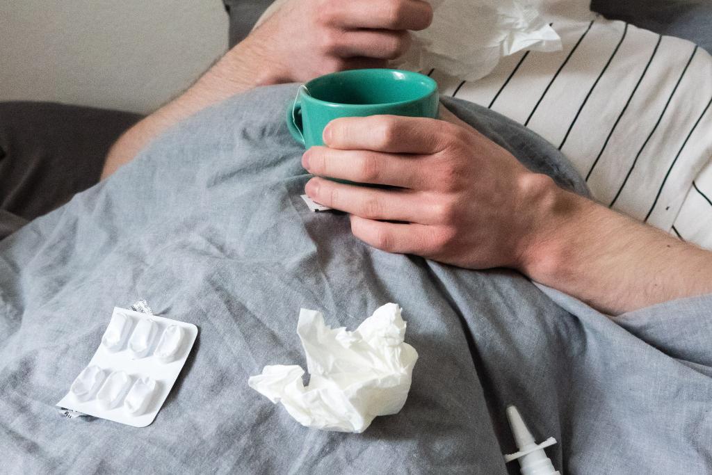 «Leisure Sicknes»: Einer Studie zufolge kennen viele Menschen das Phänomen, ausgerechnet an freien Tagen Krankheitssymptome zu erleben. (Symbolbild) - Foto: Philip Dulian/dpa