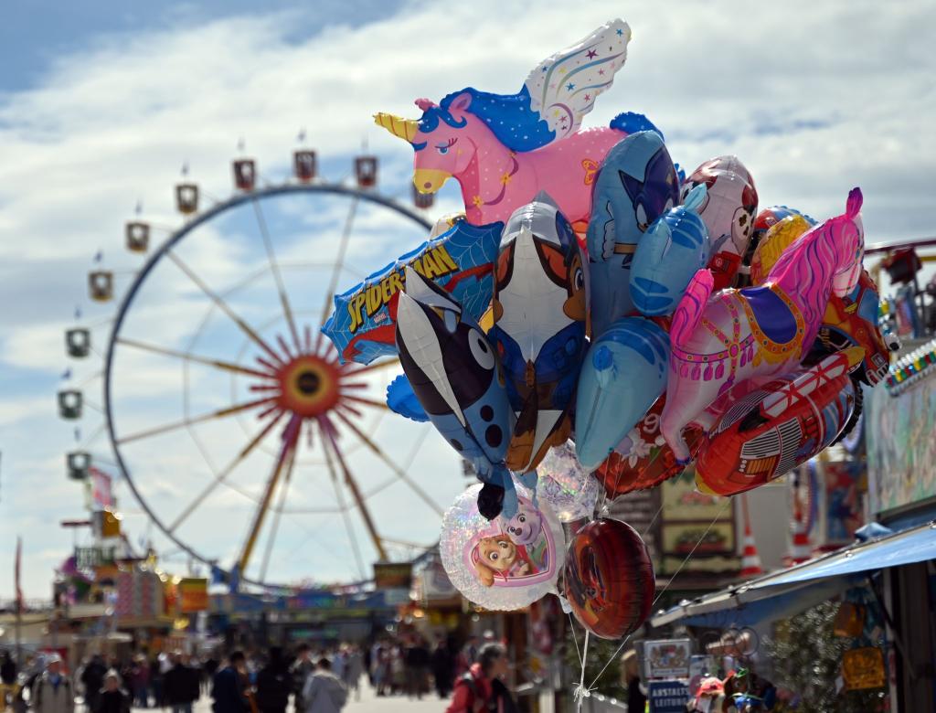 Die «kleine Wiesn» soll nächstes Jahr eine Woche länger dauern (Archivbild). - Foto: Niklas Treppner/dpa