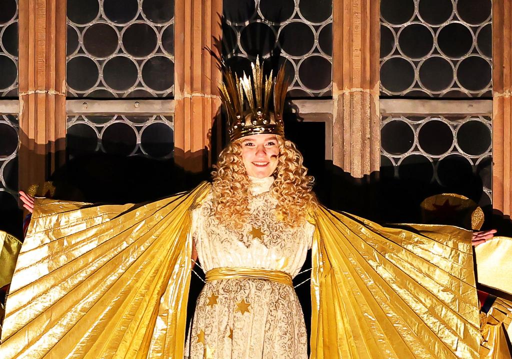 Alle zwei Jahre wird das Nürnberger Christkind neu gewählt. - Foto: Daniel Karmann/dpa