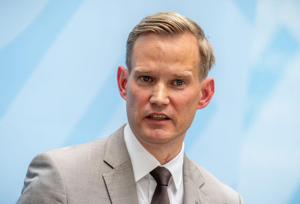 Der Bundesdrogenbeauftragte Hendrick Streeck fordert mehr Anstrengungen im Kampf gegen den illegalen Drogenhandel. (Archivbild) - Foto: Michael Kappeler/dpa