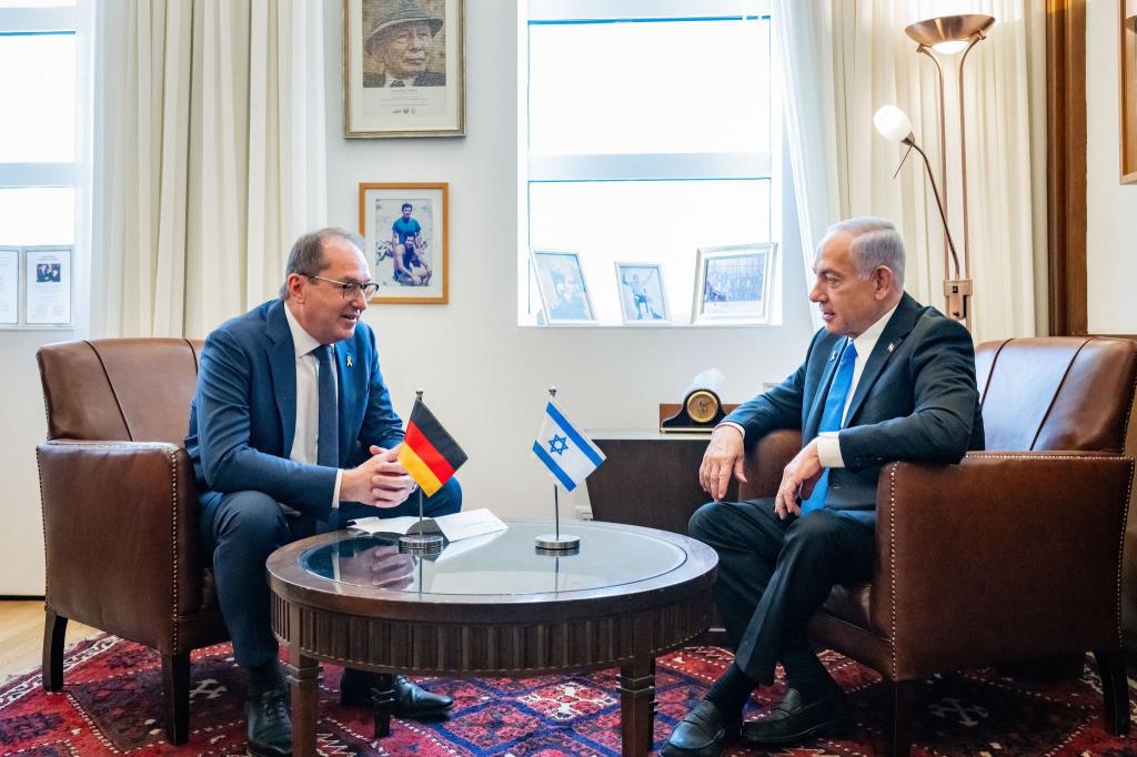 Innenminister Dobrindt stellt sich hinter die Angriffe Israels auf die iranischen Atomanlagen - Foto: Jens Oellermann/BMI/dpa