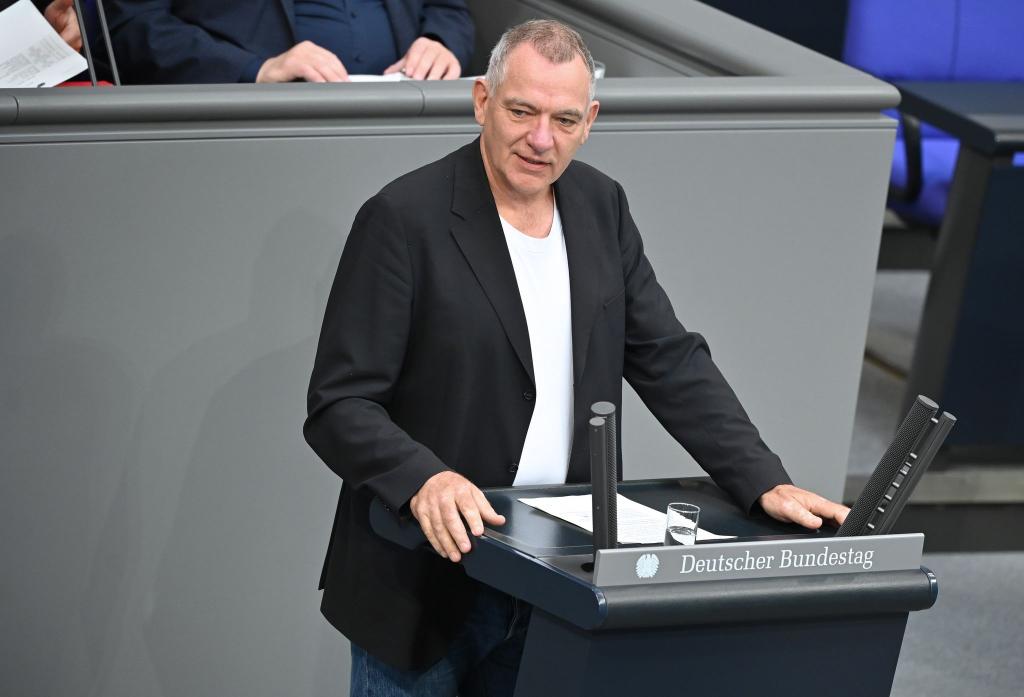 Parteichef van Aken pocht auf ein Mitspracherecht der Linksfraktion. (Archivbild) - Foto: Katharina Kausche/dpa