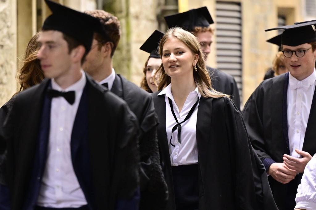 Planmäßig würde die belgische Kronprinzessin Elisabeth ihr Masterstudium im Mai 2026 beenden. (Archivbild) - Foto: Laurie Dieffembacq/Belga/dpa