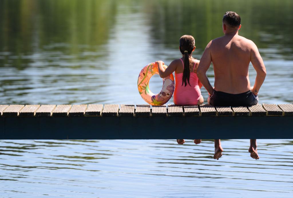 Der Deutsche Wetterdienst (DWD) erwartet am Mittwoch Temperaturen nahe der 40-Grad-Marke. - Foto: Patrick Pleul/dpa