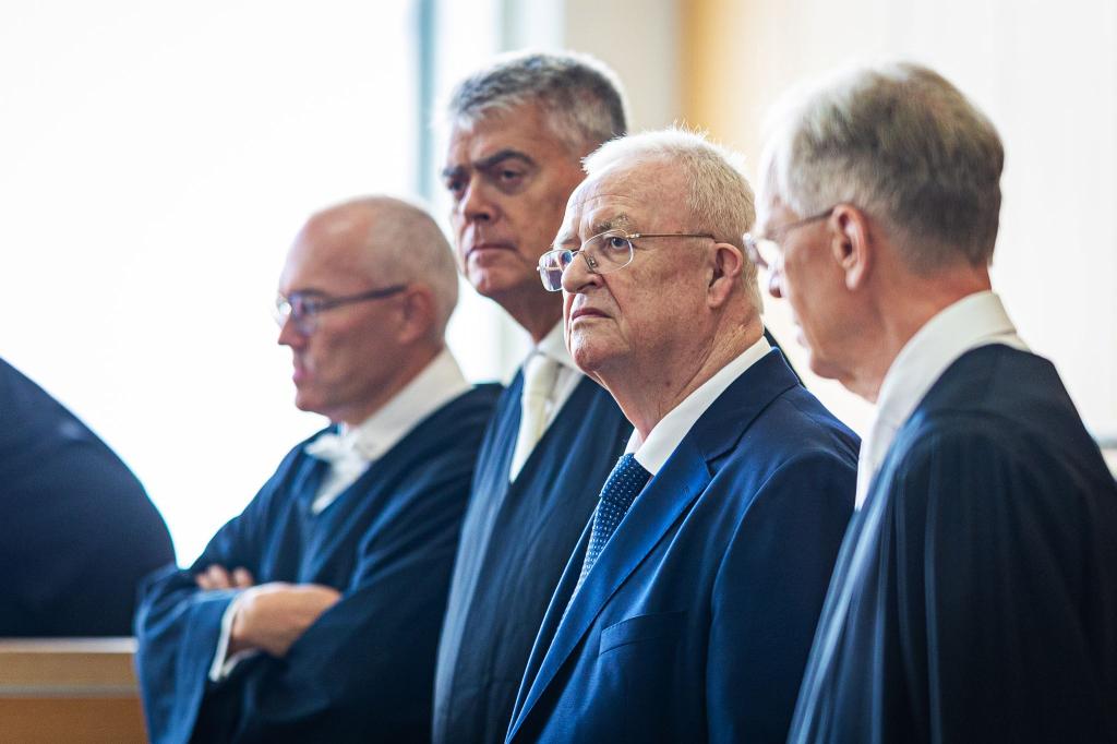 Der Prozess gegen Ex-Volkswagenchef Winterkorn ist vorläufig gestoppt. (Archivbild) - Foto: Moritz Frankenberg/dpa