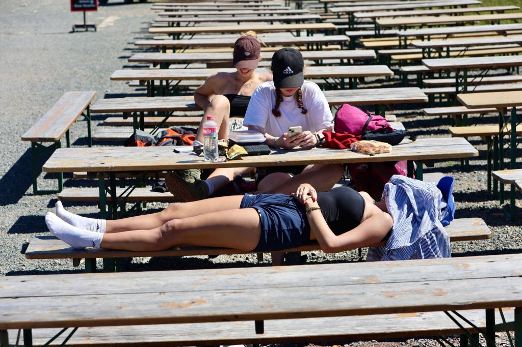 Am Mittwoch wird in Deutschland der Höhepunkt der aktuellen Hitzewelle erreicht. - Foto: Matthias Bein/dpa