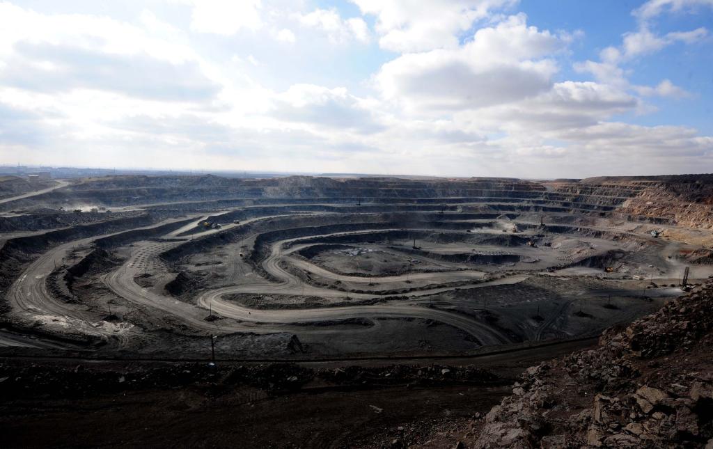 Wichtige Metalle, die etwa hier in der Bayan-Obo-Mine für seltene Erden in der Inneren Mongolei abgebaut werden, braucht auch die deutsche Industrie - etwa für Sensoren oder Elektromotoren. (Archivbild) - Foto: Ren Junchuan/Xinhua via ZUMA Wire/dpa