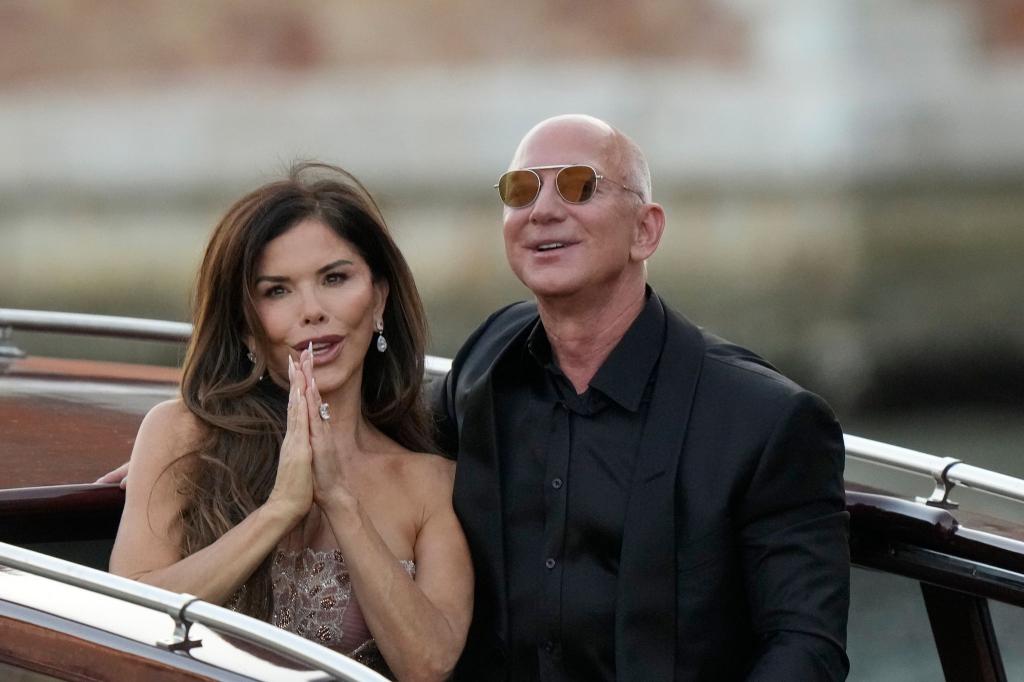 Eines der Kleider von Lauren Sánchez Bezos ist verschwunden. (Foto: Archiv) - Foto: Luca Bruno/AP/dpa