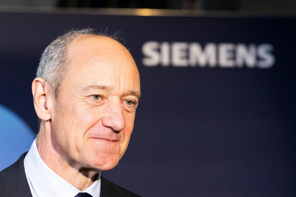 Siemens-Vorstandschef Roland Busch. Der Münchner Konzern wird von den Streitigkeiten der US-Regierung mit China in Mitleidenschaft gezogen. (Archivbild) - Foto: Michael Matthey/dpa