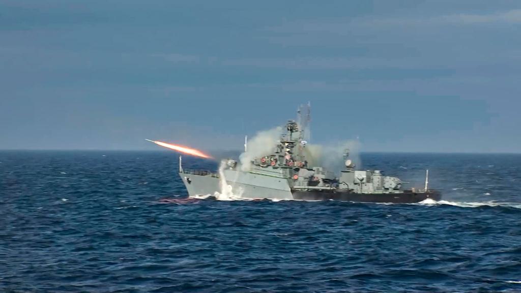 Der getötete General war erst im März von Kremlchef Wladimir Putin zum stellvertretenden Oberbefehlshaber der Marine ernannt worden. (Symbolbild) - Foto: Uncredited/Russian Defense Ministry Press Service/AP/dpa