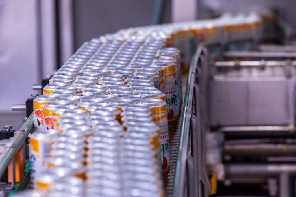 Dosenbier wird wieder häufiger gekauft. (Archivbild) - Foto: Jens Büttner/dpa