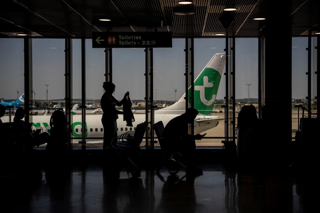 Über 500.000 Flugreisende sind von dem Streik in Frankreich betroffen. - Foto: Aurelien Morissard/AP/dpa