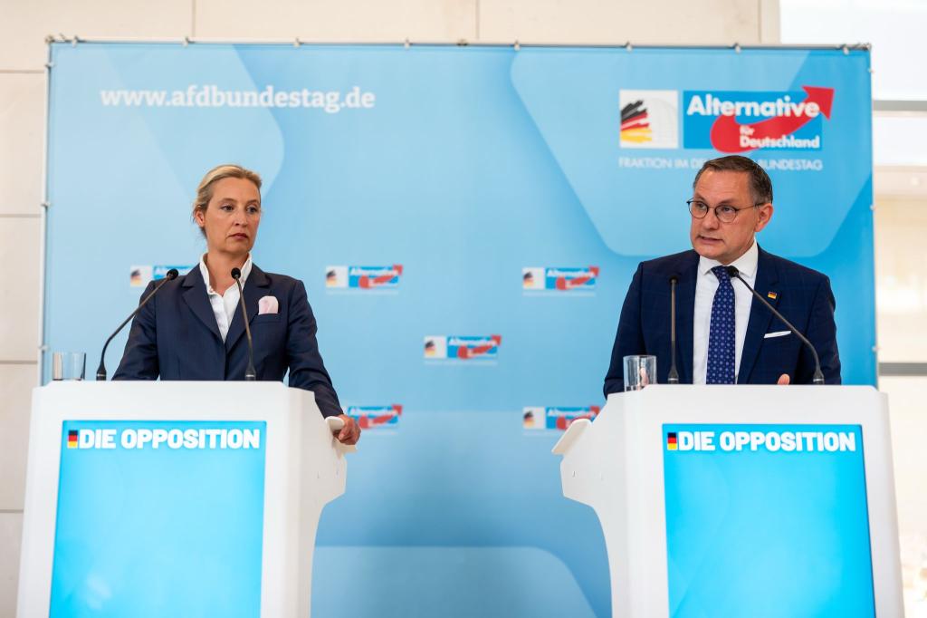 Beschlossen werden sollen auch ein Verhaltenskodex. - Foto: Michael Kappeler/dpa