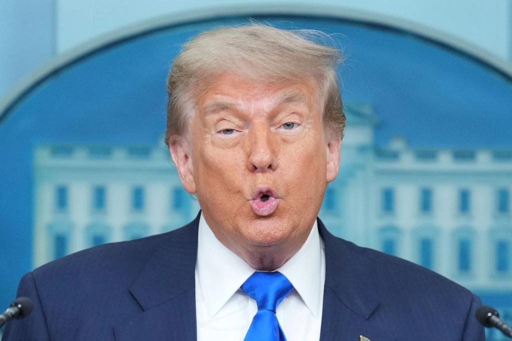 US-Präsident Trump will sich am Montag zu Zöllen äußern. (Archivbild) - Foto: Jacquelyn Martin/AP/dpa