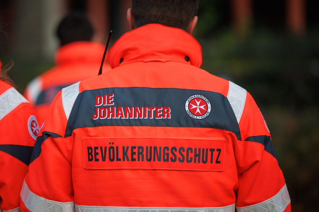 Ehrenamtliche spielen bei allen Hilfsorganisationen eine tragende Rolle. (Archivfoto) - Foto: Friso Gentsch/dpa
