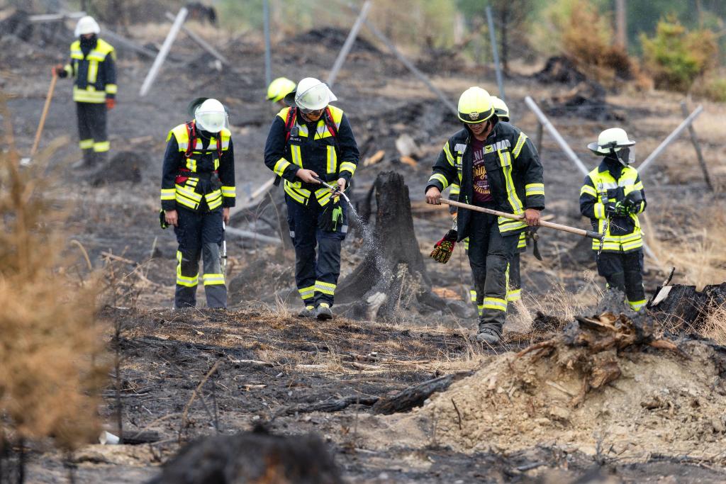 150 Einsatzkräfte sind derzeit in Thüringen noch im Einsatz. - Foto: Michael Reichel/dpa