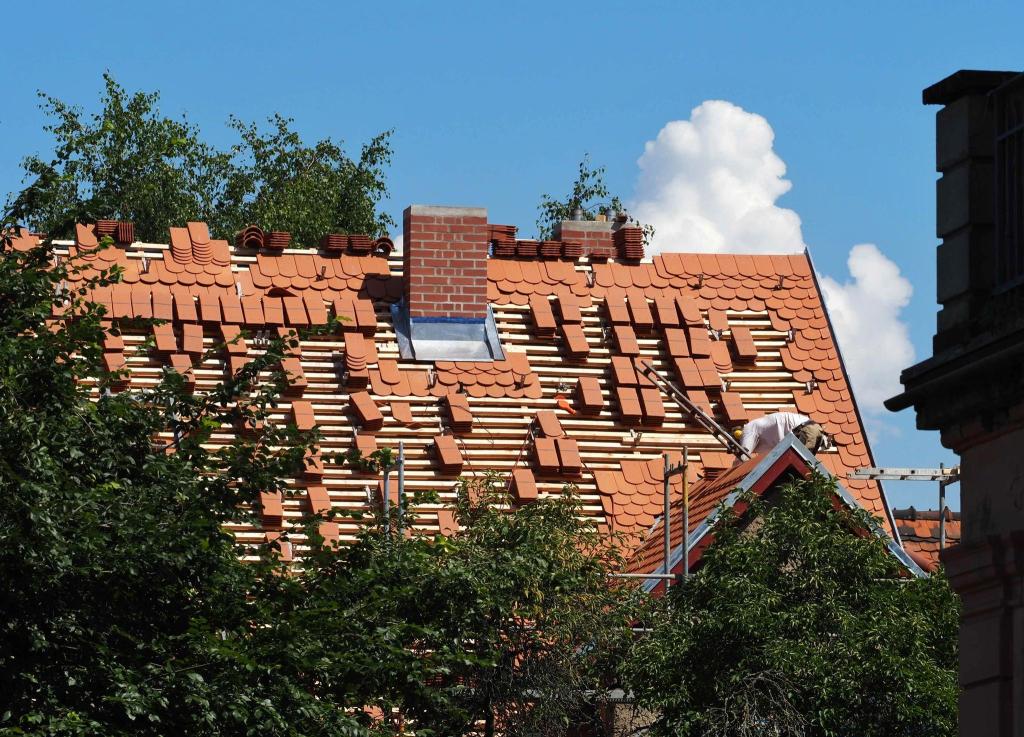 Für den klimagerechten Umbau aller deutschen Wohnimmobilien wären laut einer Studie rund 1,4 Billionen Euro nötig. (Archivbild) - Foto: Soeren Stache/dpa-Zentralbild/dpa