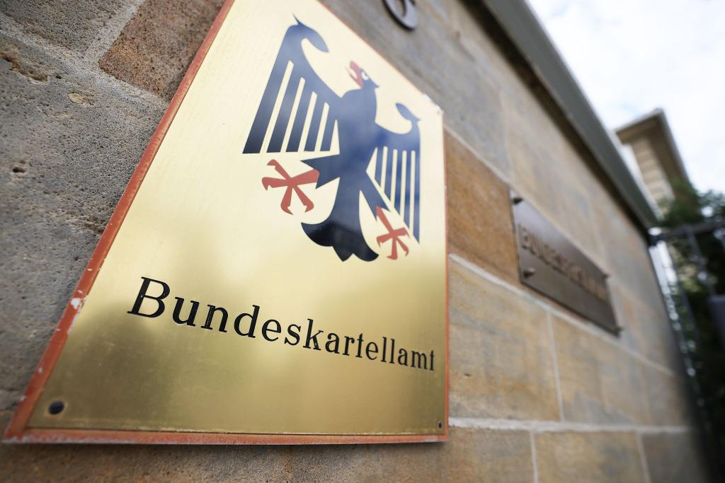 So wie der Bundesadler zeigt manchmal auch das Bundeskartellamt seine Krallen, indem es Bußgelder verhängt. - Foto: Oliver Berg/dpa