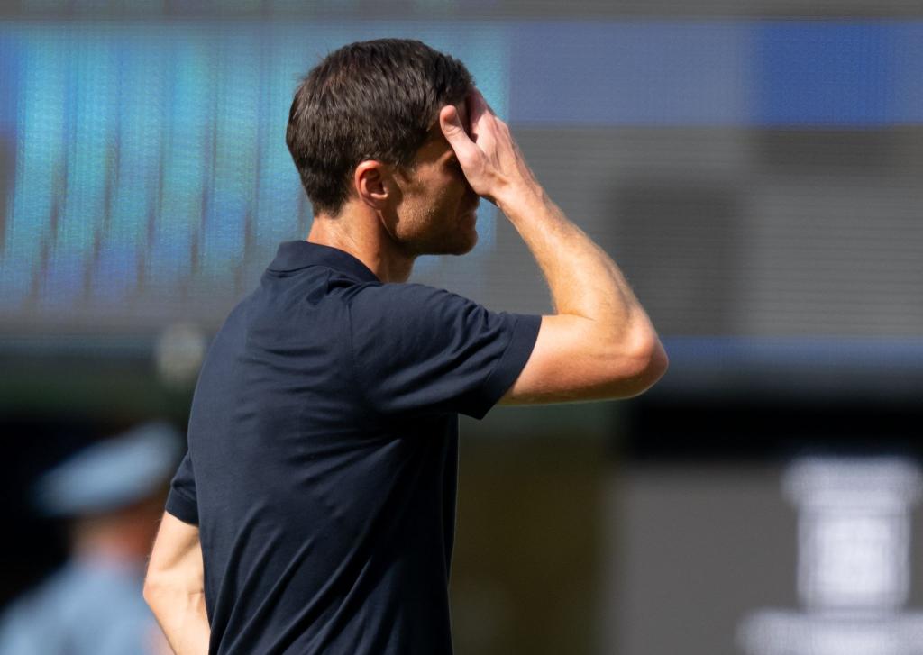 Oh weh, die erste Niederlage als Real-Trainer fiel für Xabi Alonso heftig aus. - Foto: Sven Hoppe/dpa