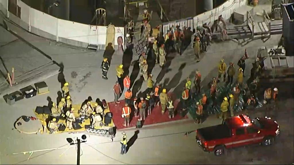 Mehrere Tunnelarbeiter waren nach einem Einsturz zunächst eingeschlossen. - Foto: -/KABC/ABC7 Los Angeles via AP/dpa