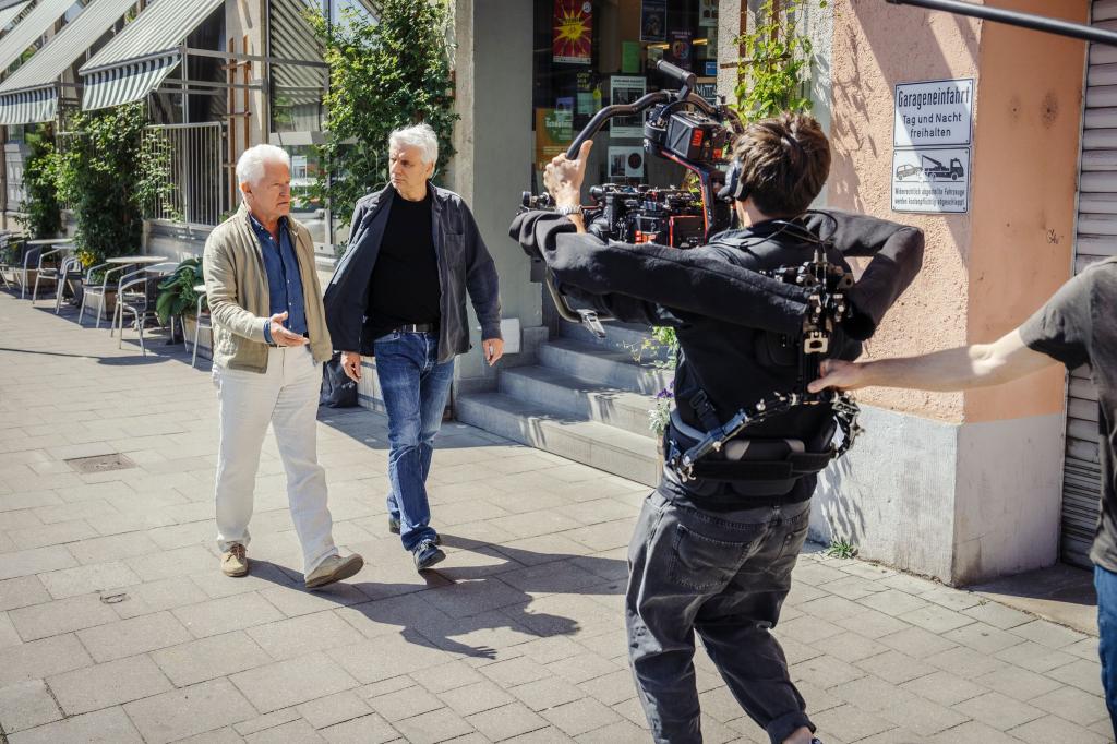 Die Schauspieler verabschieden sich gemeinsam, ihre Rollen gehen zusammen in Pension. - Foto: BR/NEUESUPER GmbH/dpa