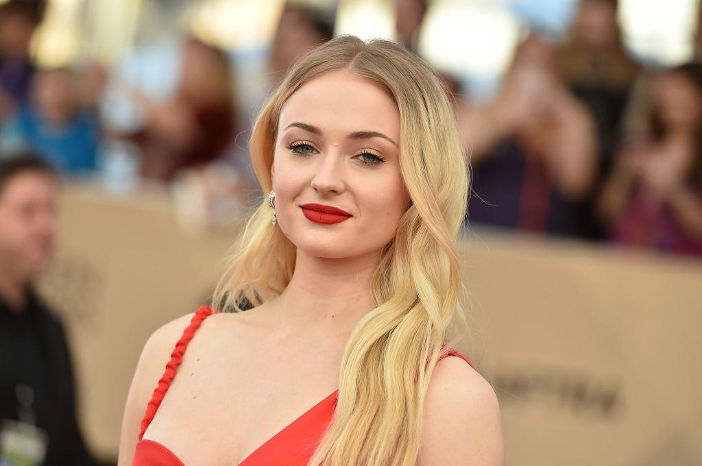 Sophie Turner hat am Set von «Game of Thrones» viel gelernt. - Foto: Jordan Strauss/AP/dpa