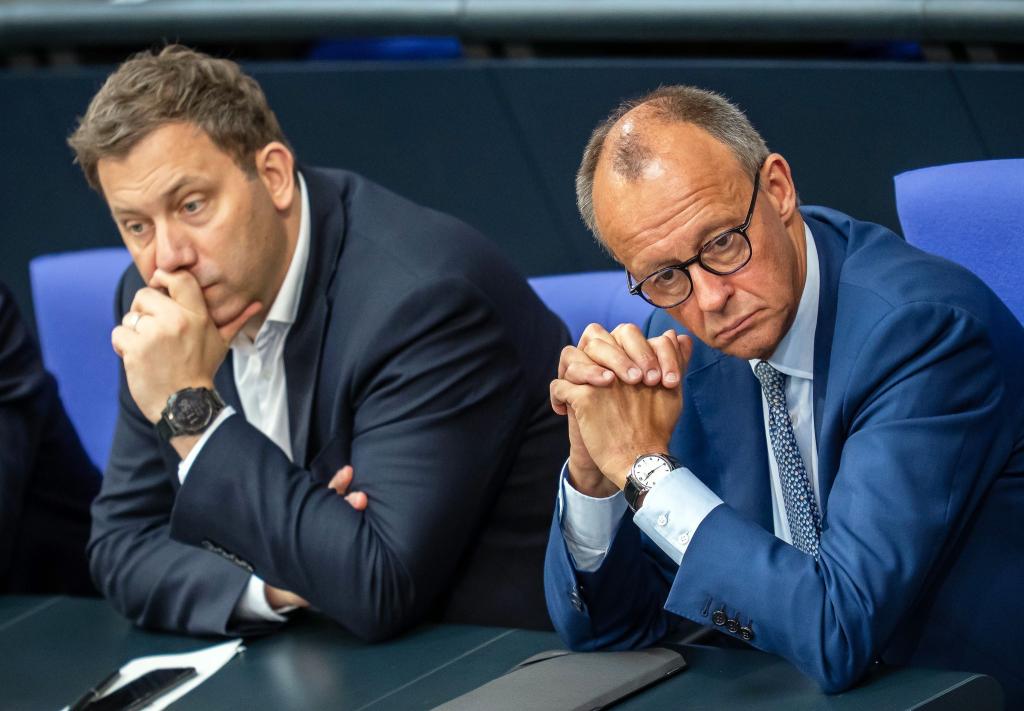 Für die Spitzen der schwarz-roten Koalition ist die Vertagung eine Schlappe. - Foto: Michael Kappeler/dpa