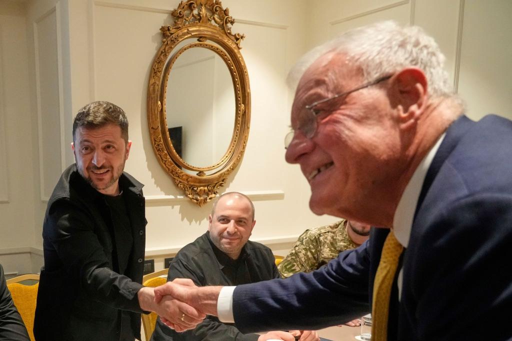 Der US-Sondergesandte Keith Kellogg wird zu weiteren Gesprächen in der ukrainischen Hauptstadt Kiew erwartet. (Archivbild) - Foto: Gregorio Borgia/AP/dpa