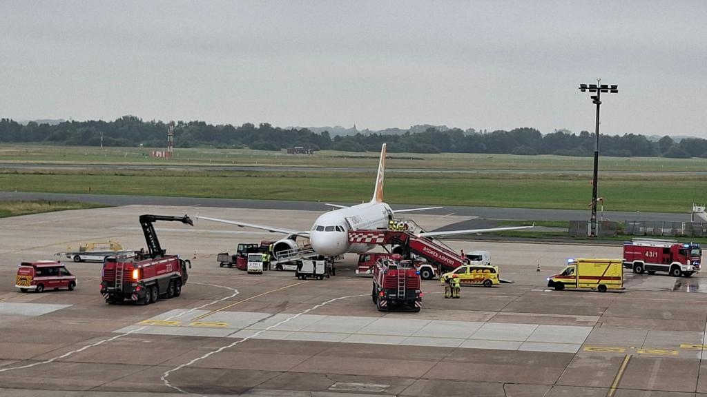 Kurz nach dem Start musste ein Flugzeug an den Flughafen Bremen zurückkehren. (Archivbild) - Foto: Kai Moorschlatt/dpa