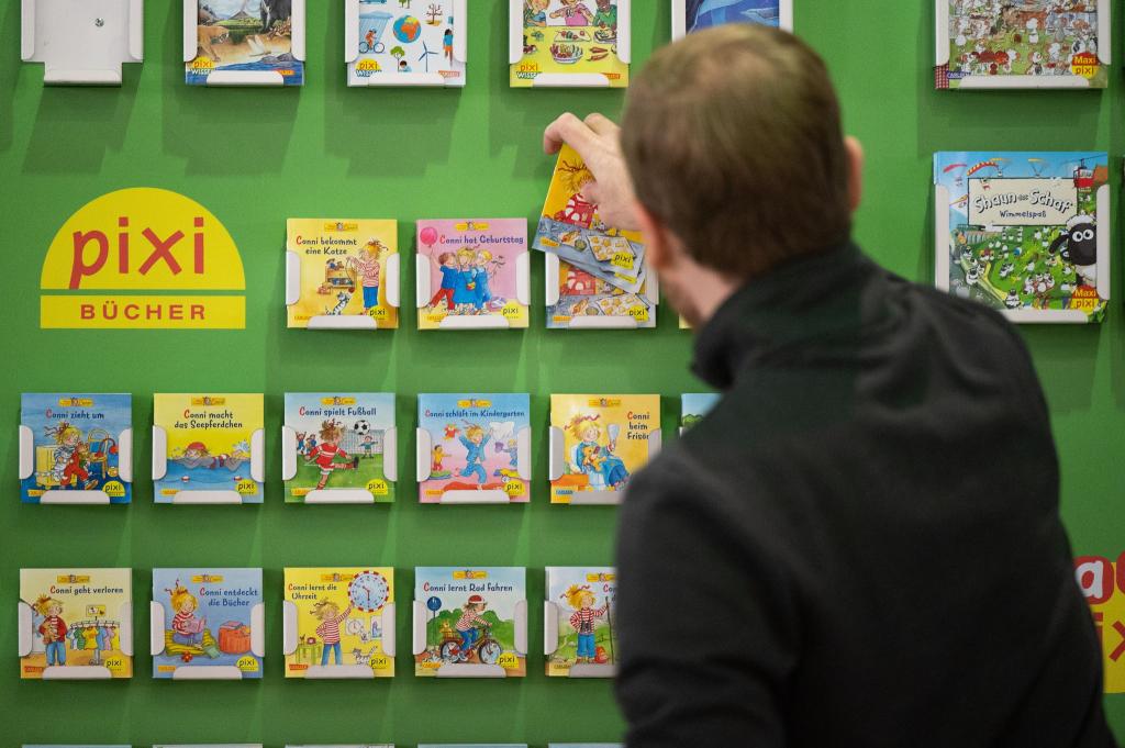 Wie geht der Hamburger Carlsen Verlag mit nachgemachten oder KI-generierten Conni-Memes um? (Archivbild) - Foto: Sebastian Gollnow/dpa