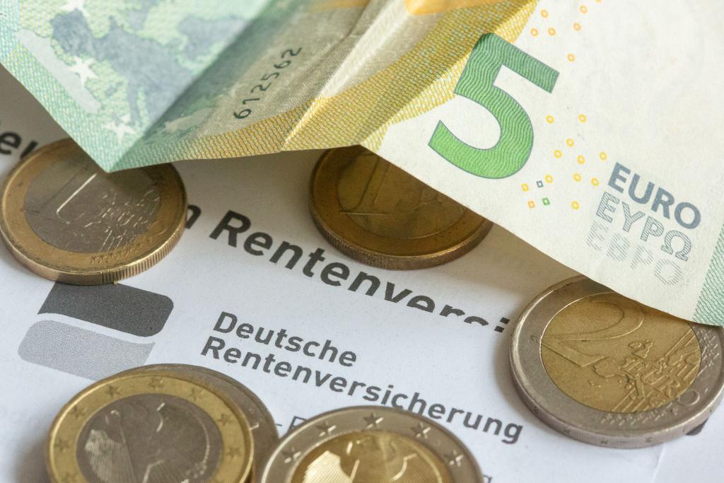 Die Höhe der Rente schwankt zwischen den Bundesländern. (Symbolbild) - Foto: Fernando Gutierrez-Juarez/dpa