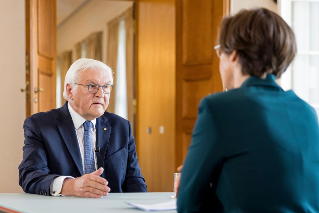 Bundespräsident Frank-Walter Steinmeier macht sich für eine Wehrpflicht in Deutschland stark. - Foto: Thomas Kierok/ZDF/dpa