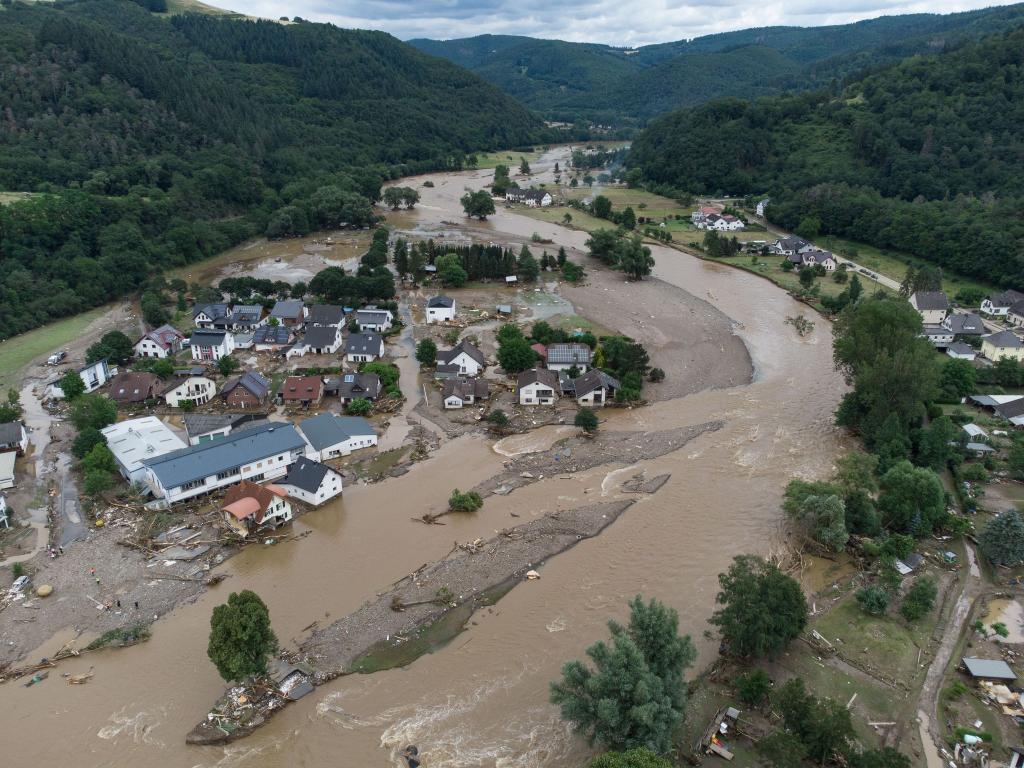 So sah es damals kurz nach der Flut im Ahrtal aus. (Archivbild) - Foto: Boris Roessler/dpa