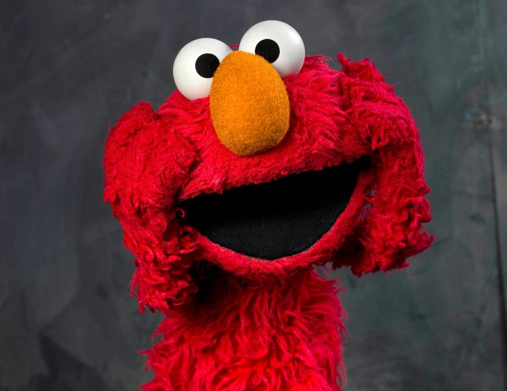 Das Monster Elmo ist beim Publikum sehr beliebt. (Archivbild) - Foto: Victoria Will/WILLV/AP/dpa
